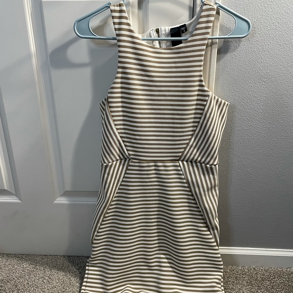 Dress - Picture 2 of 5